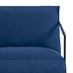 Fauteuil d'appoint en tissu, avec structure en métal et assise suspendue.