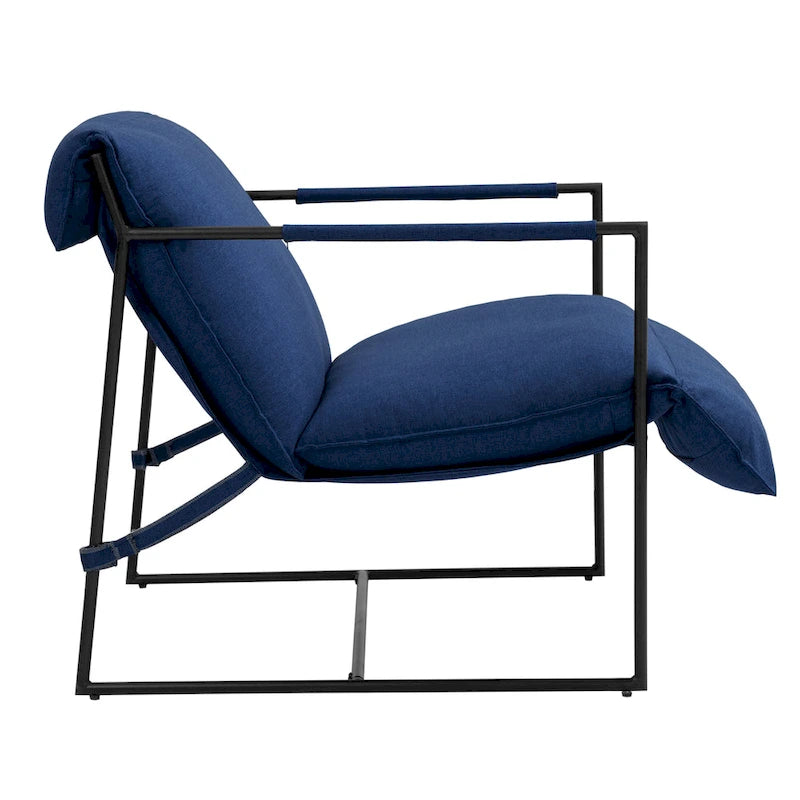 Fauteuil d'appoint en tissu, avec structure en métal et assise suspendue.