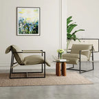 Fauteuil d'appoint en tissu, avec structure en métal et assise suspendue.