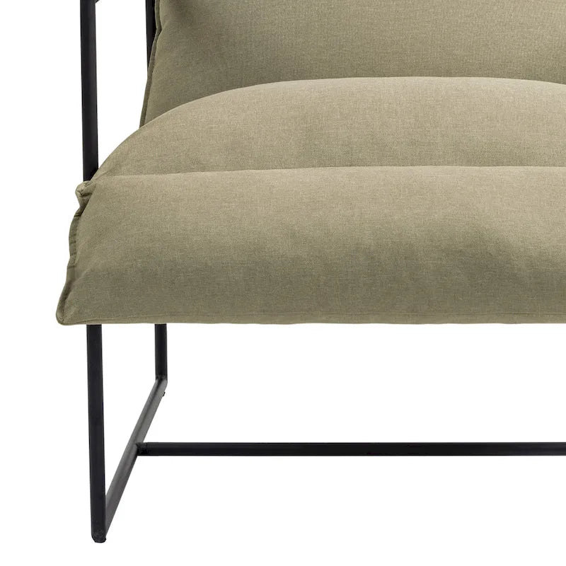 Fauteuil d'appoint en tissu, avec structure en métal et assise suspendue.