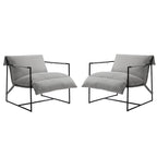 Fauteuil d'appoint en tissu, avec structure en métal et assise suspendue.